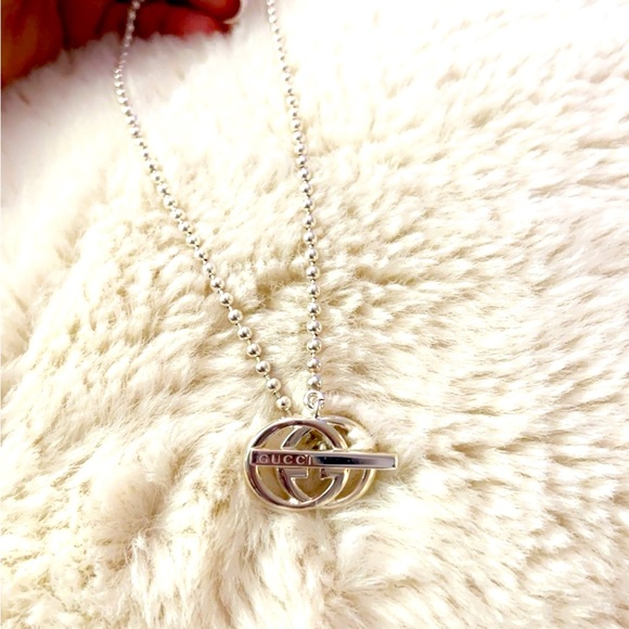 Beautiful Brand New with Tags Gucci Necklace- toggle. It's like a choker. - Picture 9 of 12